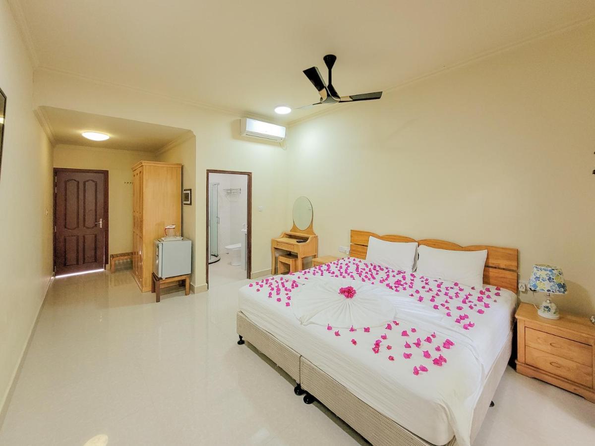 Sunrise Inn Thoddoo Ngoại thất bức ảnh